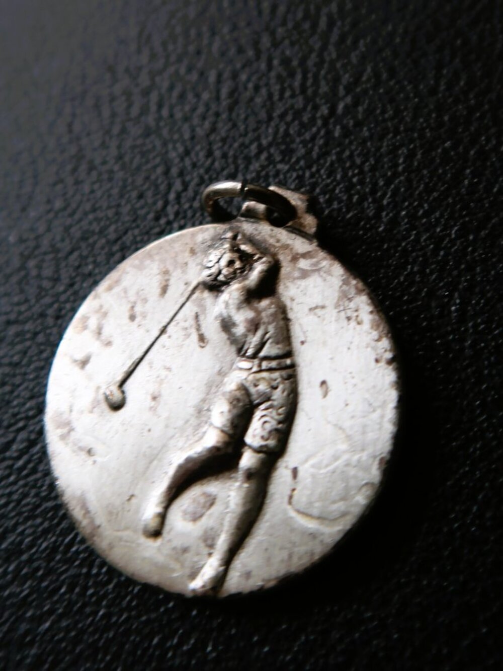 Laurel Wreath Golf Charm Pendant Vintage Round DIY Maker Supply Sporty Gift